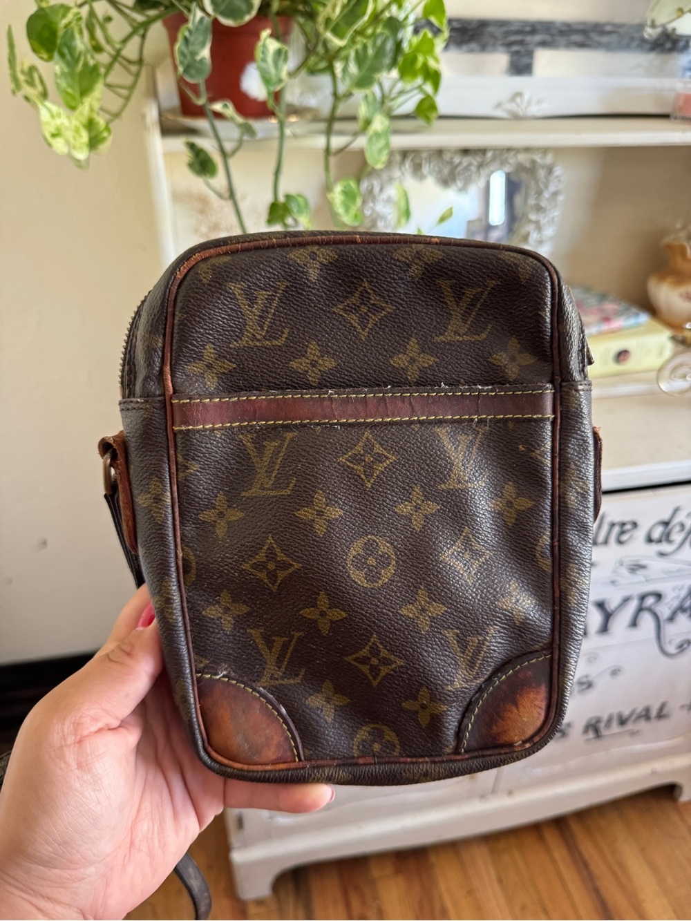 Louis Vuitton Monogram Messenger Bag in Brown and Tan - Picture 2 of 9